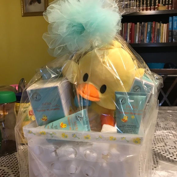 JAFRA Royal Jelly Milk Balm face cream - Picture 2 of 15